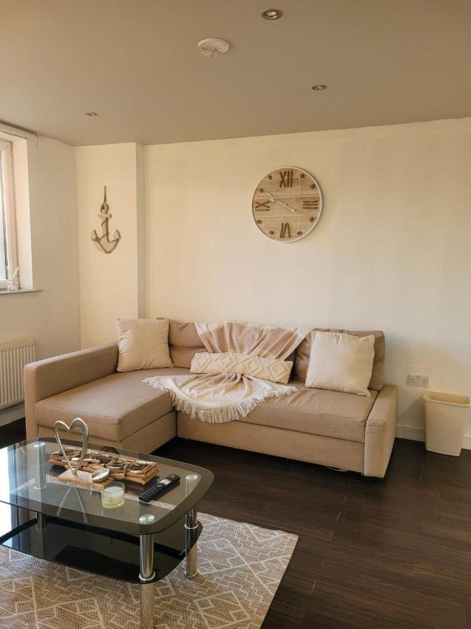 Amazing London 1 Bedroom Flat In Astral House As18 Norbury  외부 사진