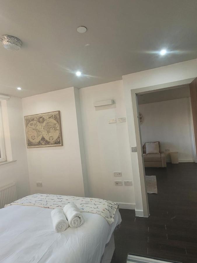 Amazing London 1 Bedroom Flat In Astral House As18 Norbury  외부 사진