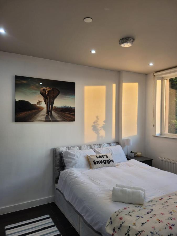 Amazing London 1 Bedroom Flat In Astral House As18 Norbury  외부 사진