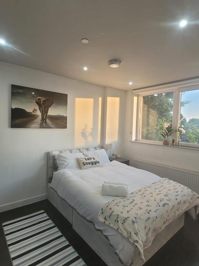 Amazing London 1 Bedroom Flat In Astral House As18 Norbury  외부 사진