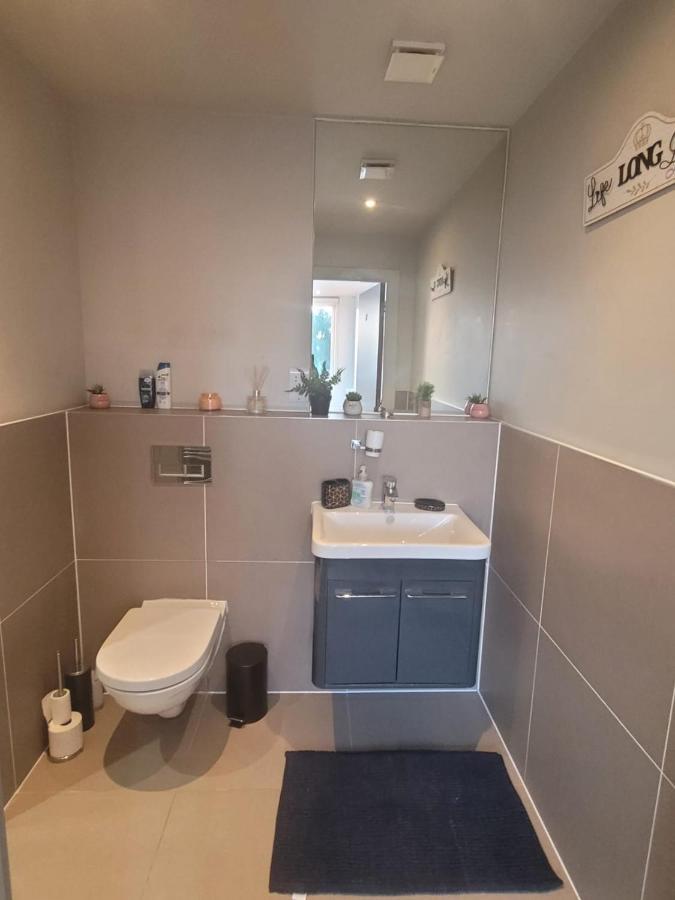 Amazing London 1 Bedroom Flat In Astral House As18 Norbury  외부 사진