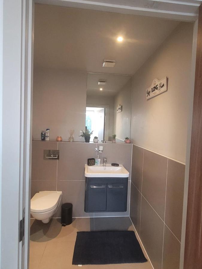Amazing London 1 Bedroom Flat In Astral House As18 Norbury  외부 사진